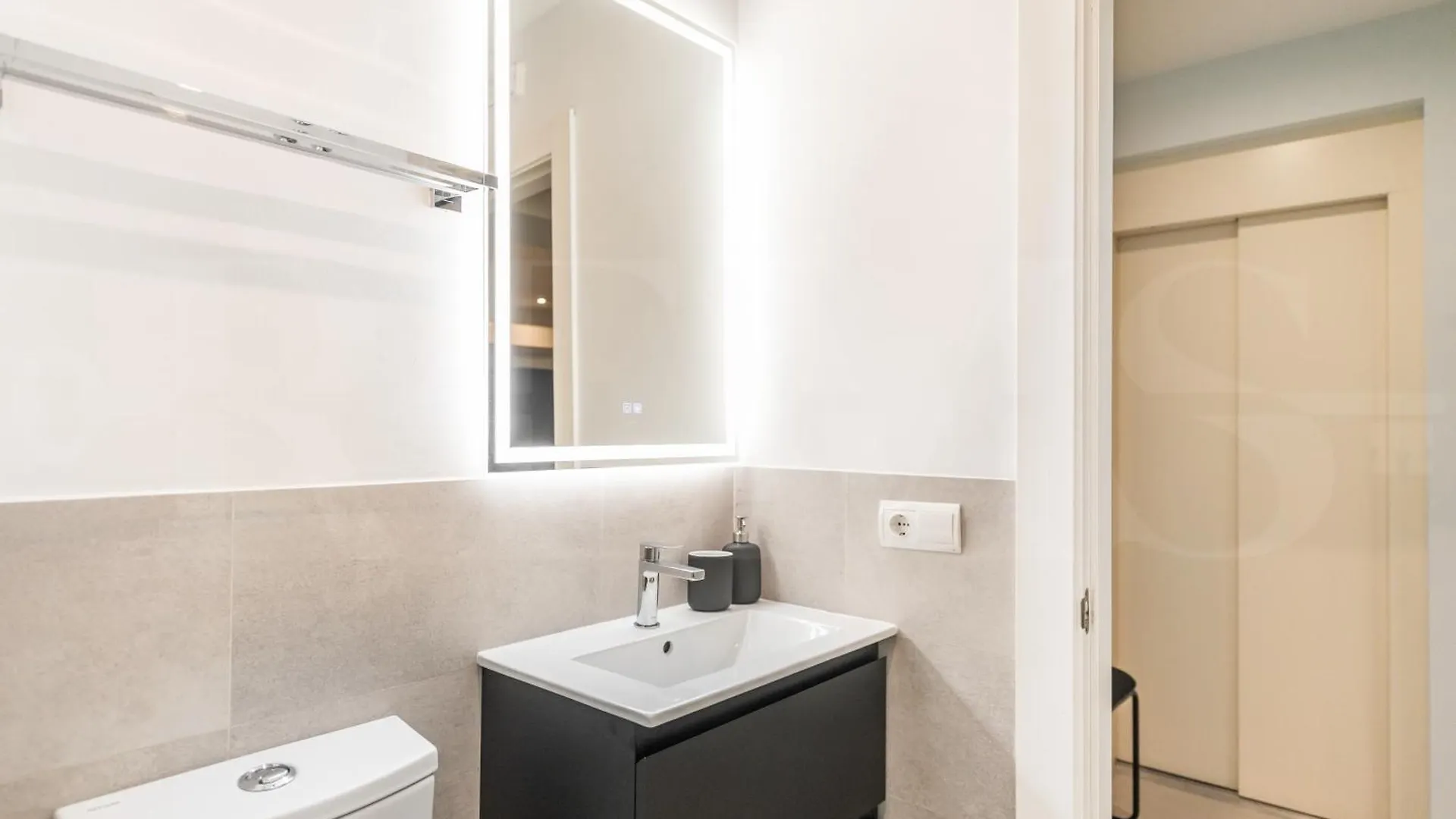 Apartment Modern Studio In The Heart Of Malaga By Rems