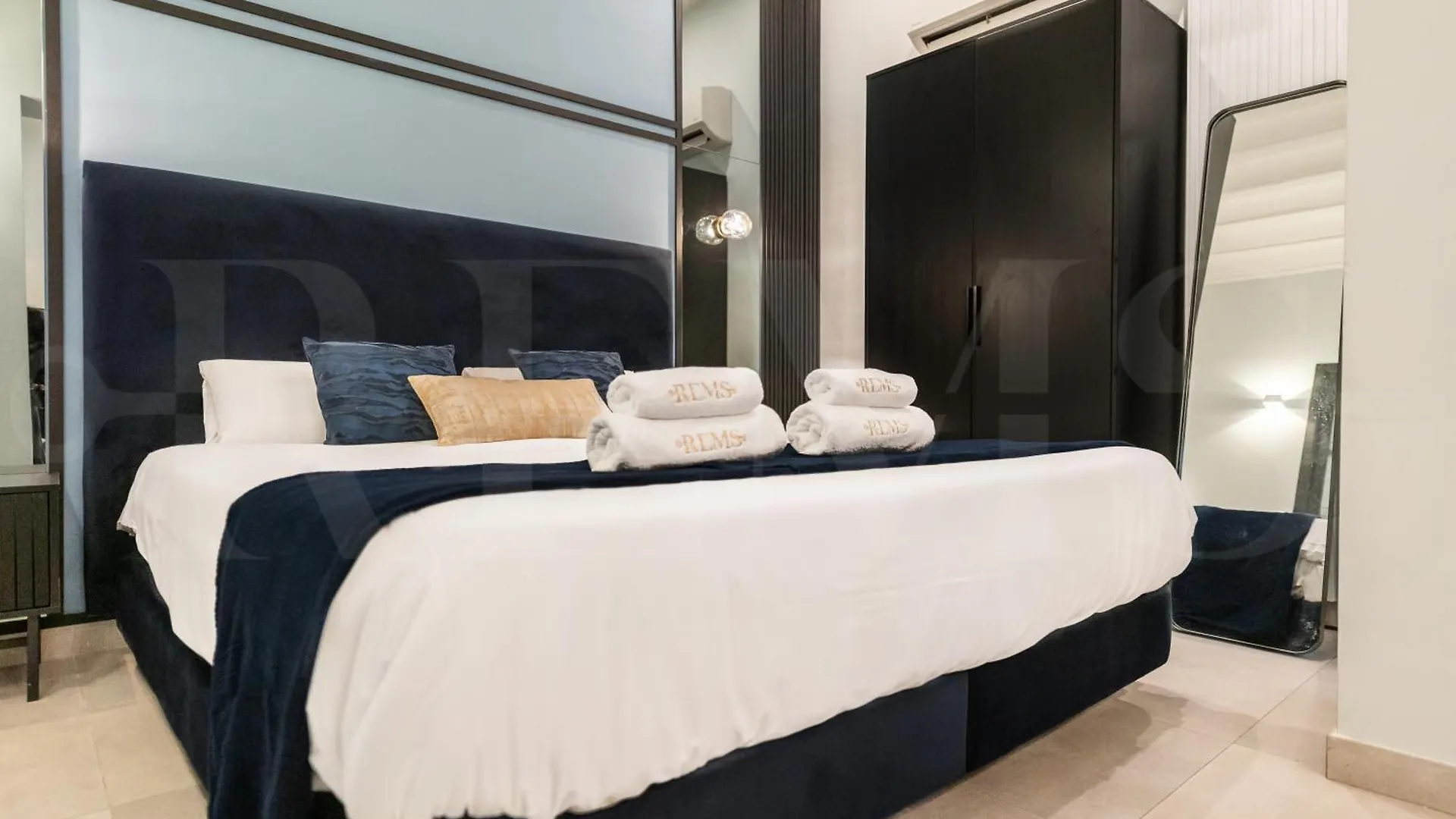 Modern Studio In The Heart Of Malaga By Rems Spain